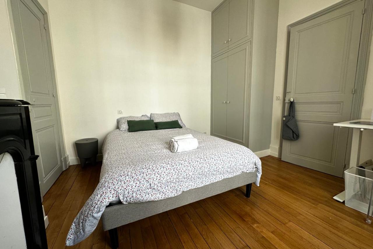 In The Beautiful Districts Of Tours A "Particular" With Great Comfort Exterior foto