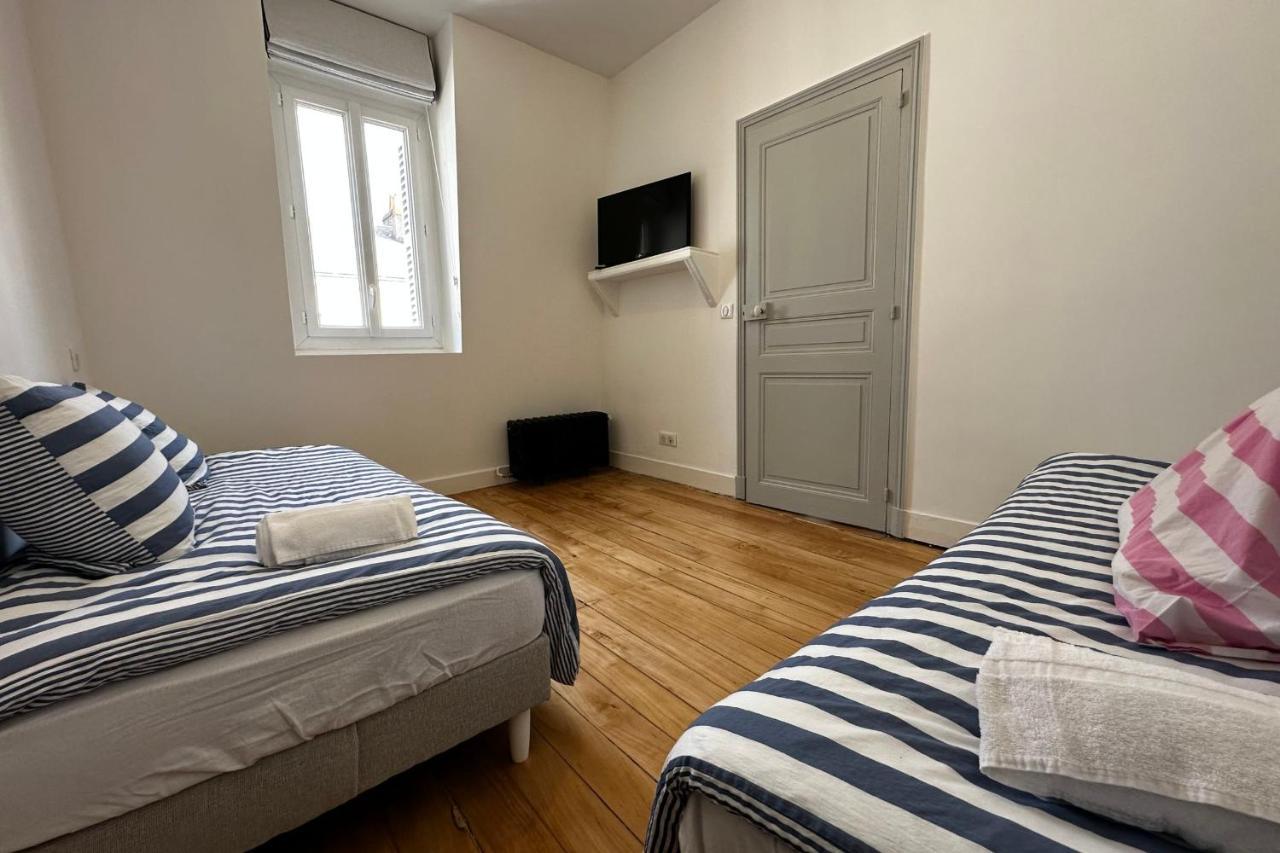 In The Beautiful Districts Of Tours A "Particular" With Great Comfort Exterior foto