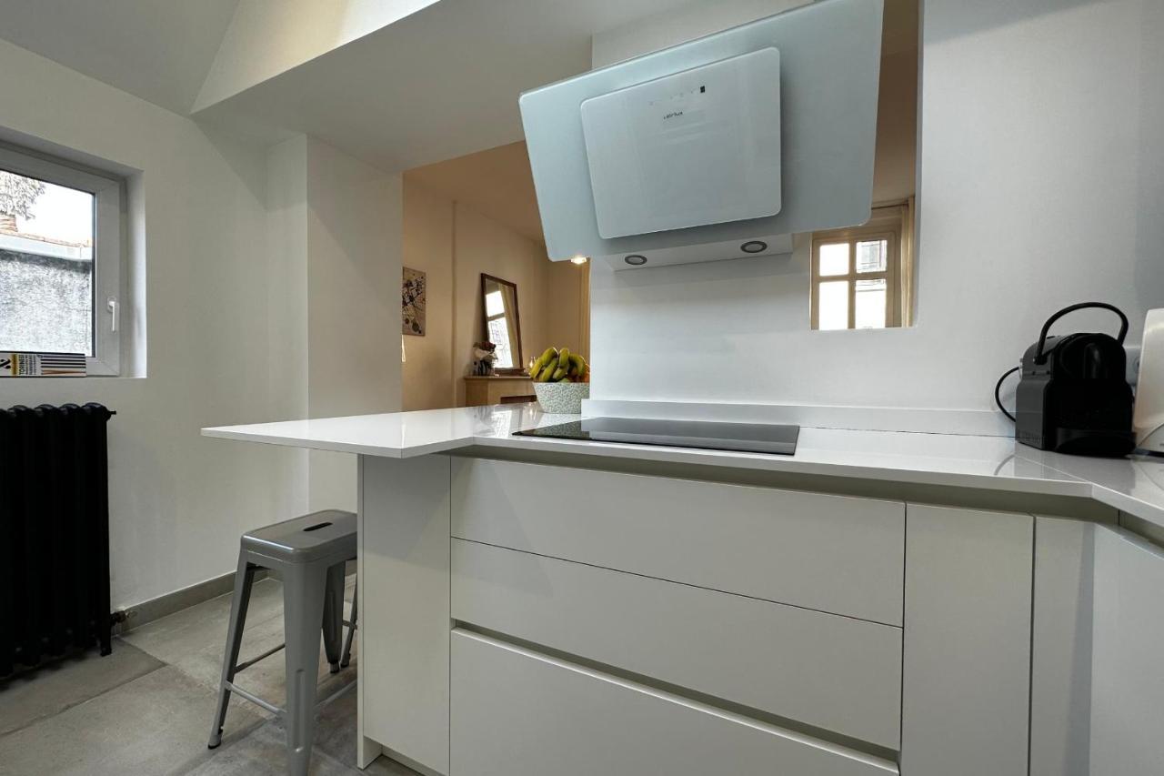 In The Beautiful Districts Of Tours A "Particular" With Great Comfort Exterior foto