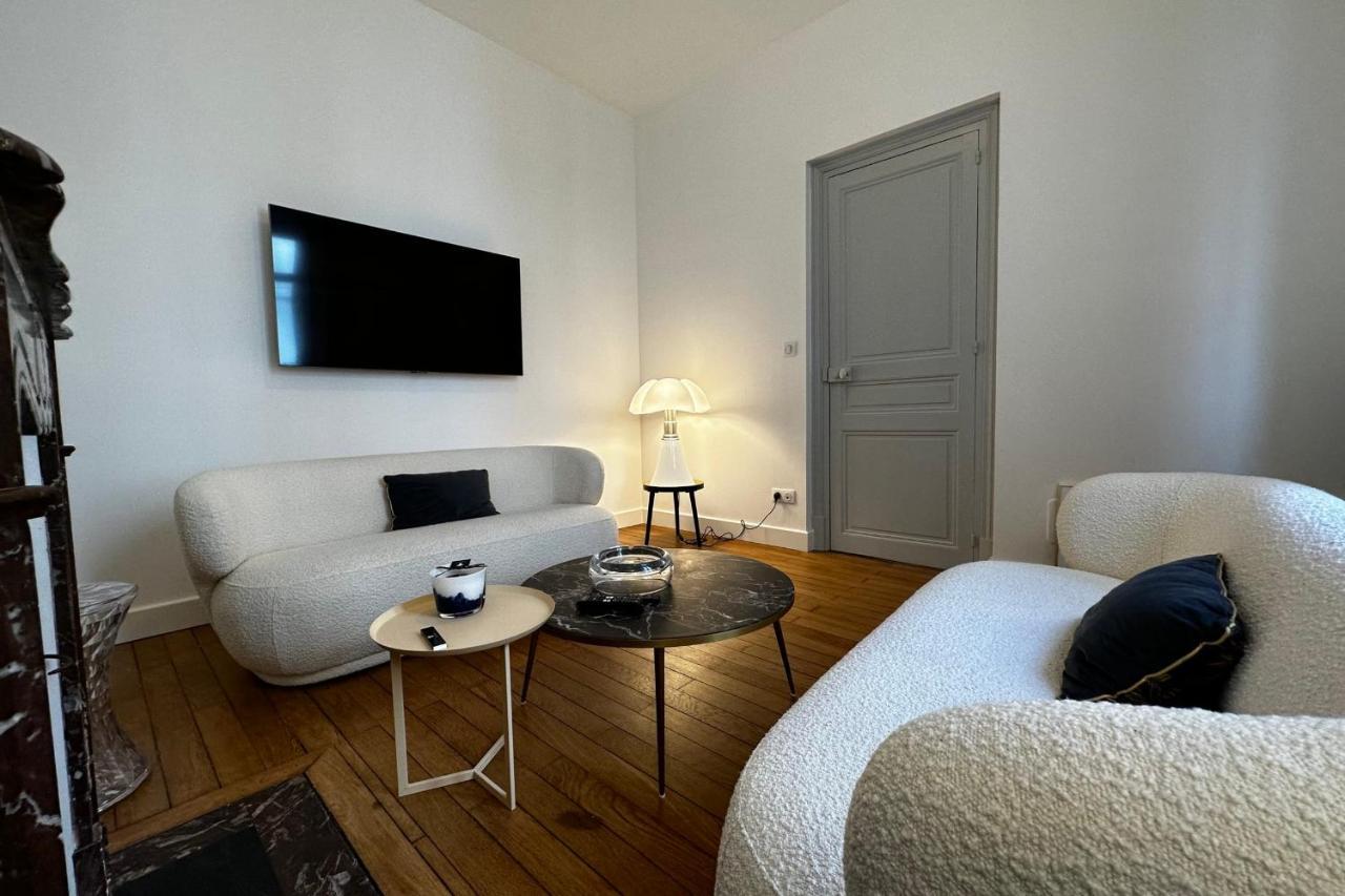In The Beautiful Districts Of Tours A "Particular" With Great Comfort Exterior foto