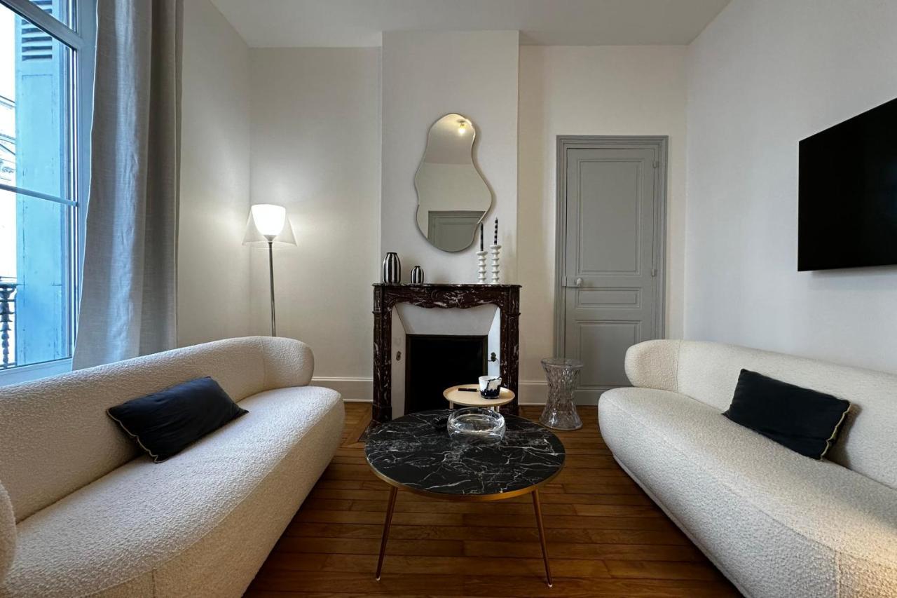 In The Beautiful Districts Of Tours A "Particular" With Great Comfort Exterior foto