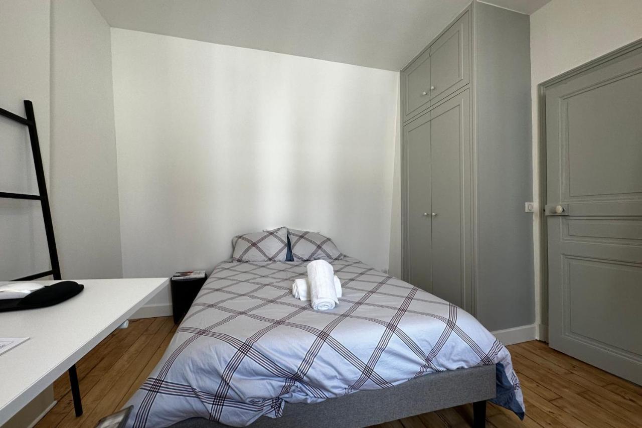 In The Beautiful Districts Of Tours A "Particular" With Great Comfort Exterior foto