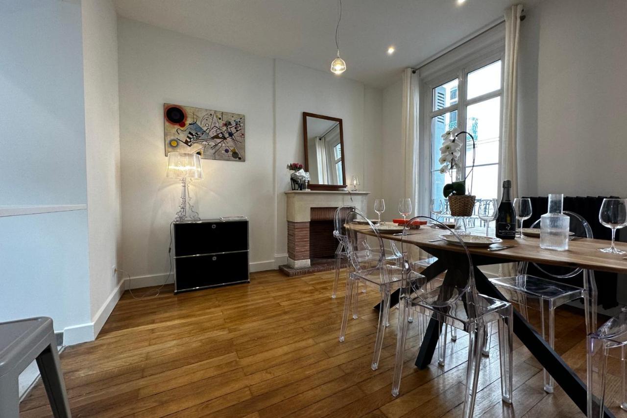 In The Beautiful Districts Of Tours A "Particular" With Great Comfort Exterior foto