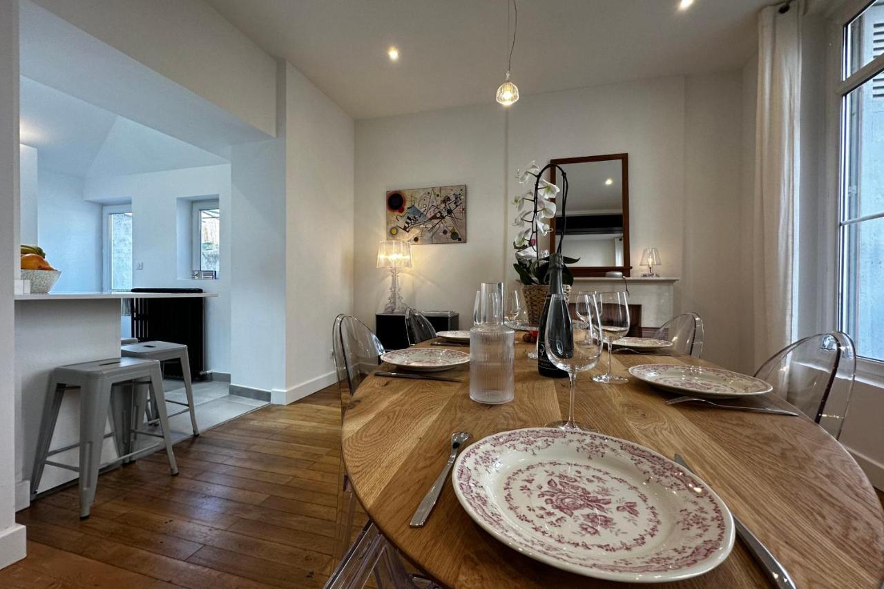 In The Beautiful Districts Of Tours A "Particular" With Great Comfort Exterior foto