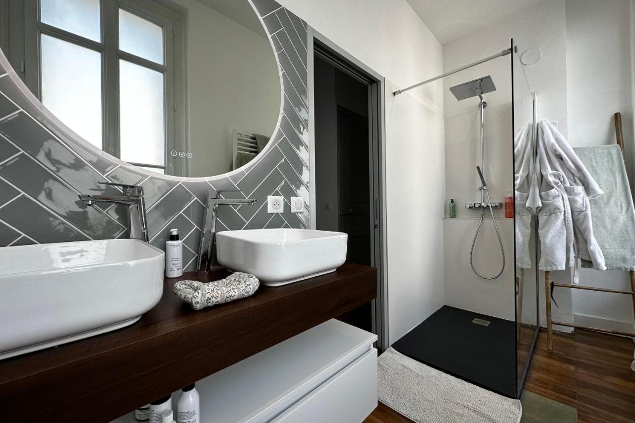 In The Beautiful Districts Of Tours A "Particular" With Great Comfort Exterior foto